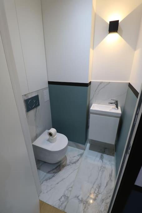 Cocon Neuf - Coeur Du 11E Apartment Paris Luaran gambar