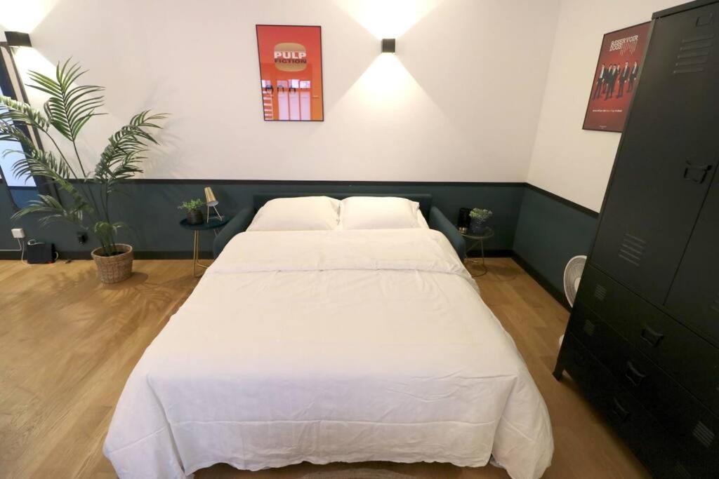 Cocon Neuf - Coeur Du 11E Apartment Paris Luaran gambar