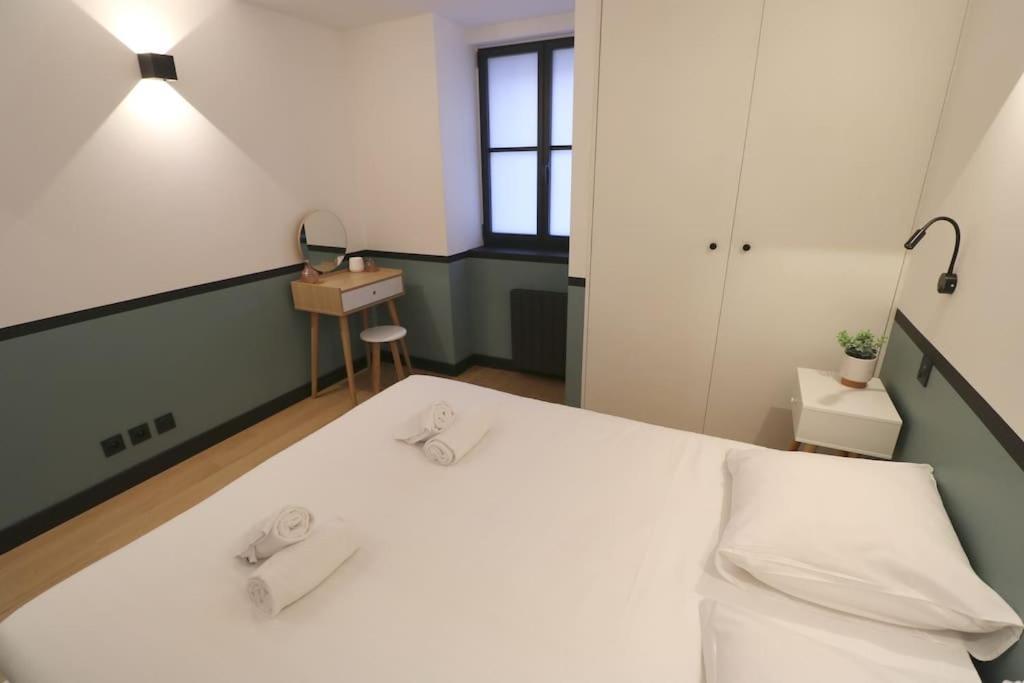Cocon Neuf - Coeur Du 11E Apartment Paris Luaran gambar