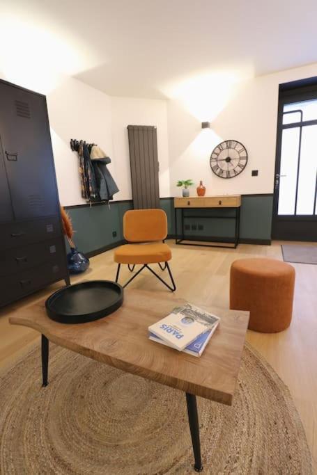 Cocon Neuf - Coeur Du 11E Apartment Paris Luaran gambar